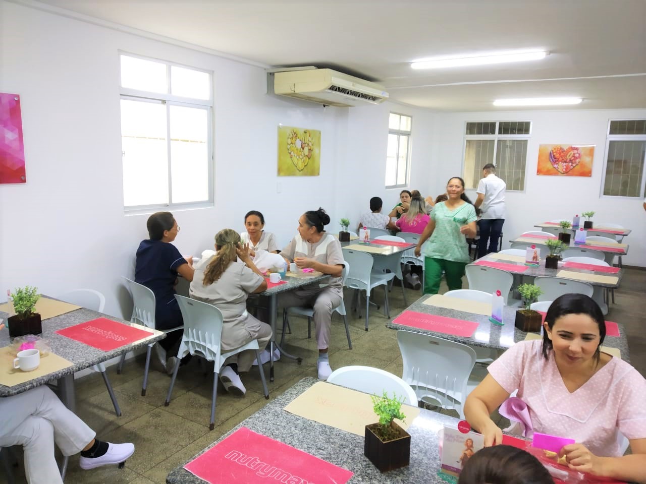 Funcionárias da Maternidade tiveram ceias especiais neste domingo.jpg