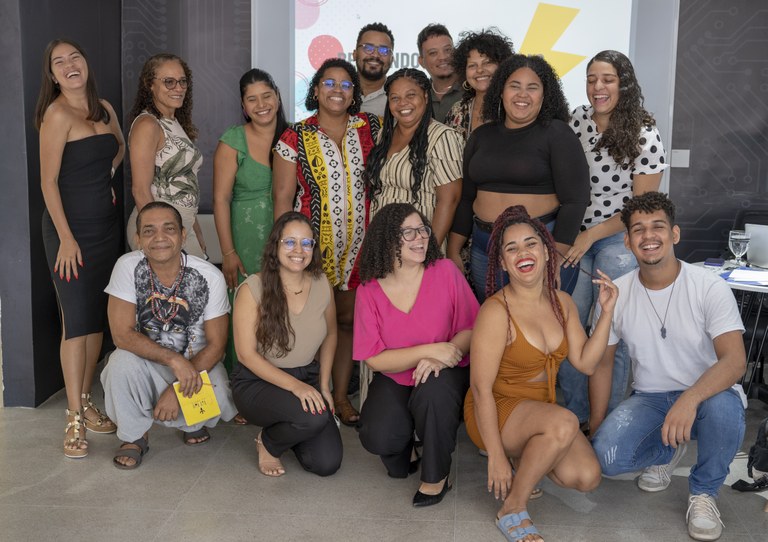 Integrantes de um treinamento com as startups do Expovafela incubadas pelo PTHI. Um sorriso expresso em cada rosto