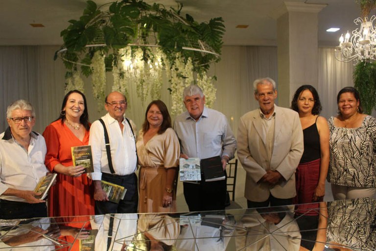 lançamento-de-livro---tabaiana-(45).jpg