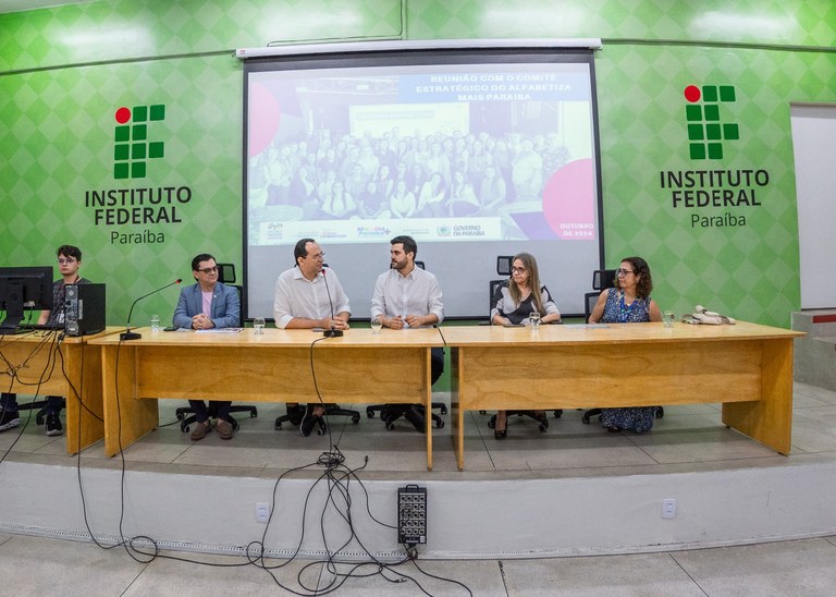 Posse dos Membros do Comitê Estratégico de Alfabetização _Delmer Rodrigues (2).jpg