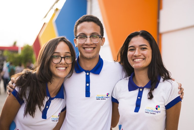 Alunos de Escola Integral.jpg