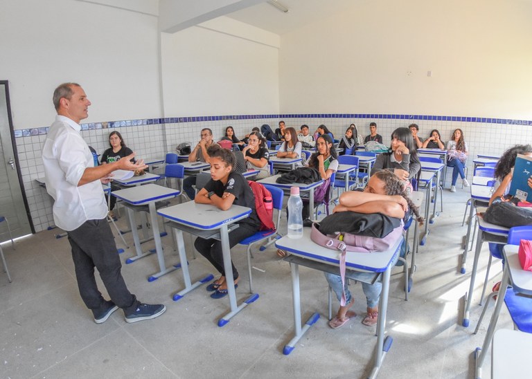 Palestra Escola CelestinoMalzac  com Jornalista Leandro Pellizzoni_Delmer Rodrigues (5) (1).jpg