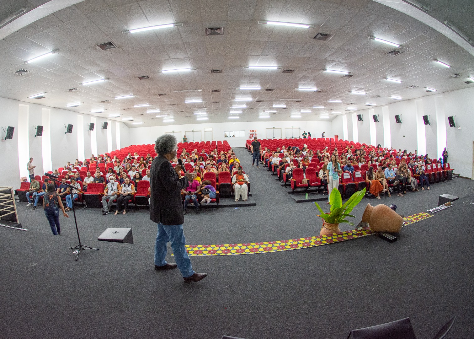 _Seminario de Educação Antirracista_Delmer Rodrigues (33).jpg