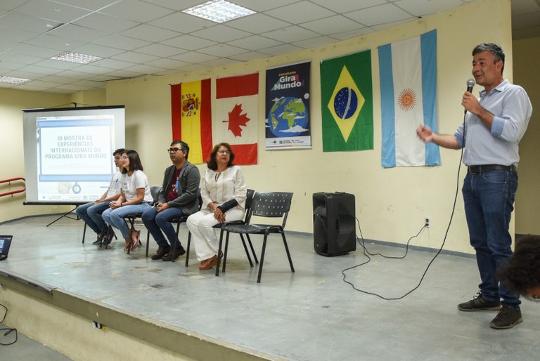 Mostra de Experiências Gira Mundo Estudante_Delmer Rodrigues (4).jpg