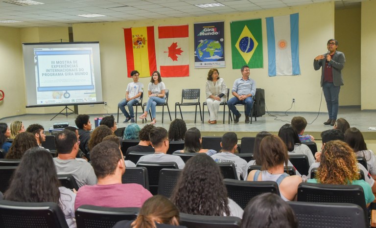 Mostra de Experiências Gira Mundo Estudante_Delmer Rodrigues (9).jpg