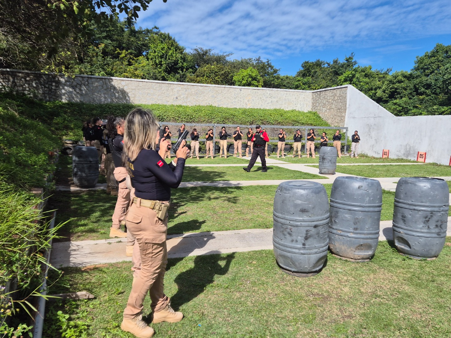 curso-armamento-e-tiro-para-mulheres-6.jpg