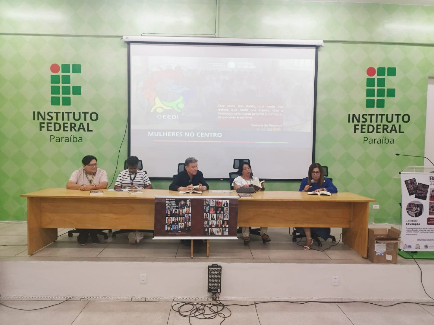Autoras do Livro Mulheres que Fazem Acontecer no Sistema Penitenciário da Paraíba participam de Roda de Conversa no IFPB_2.jpg