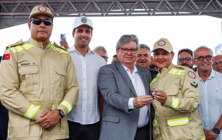 governador entrega viaturas à Policia Penal e demais forças de segurança00.jpeg