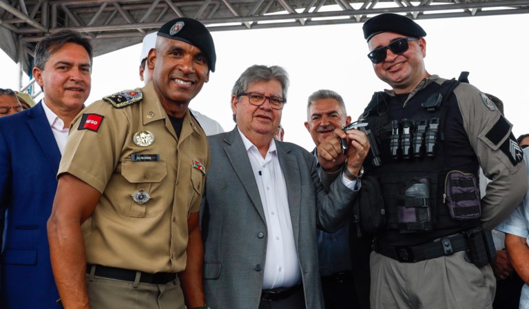 governador entrega viaturas à Policia Penal e demais forças de segurança03.jpeg