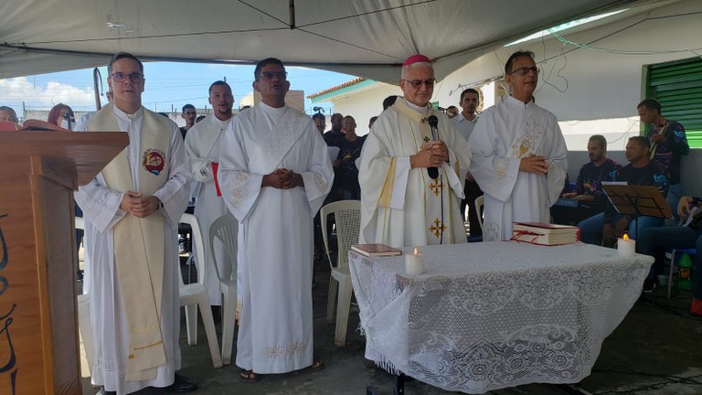 Missa realizada no Presídio Sílvio Porto celebra os 10 anos de atuação da juíza Andréa Arcoverde e prepara reeducandos para casamento católico_2