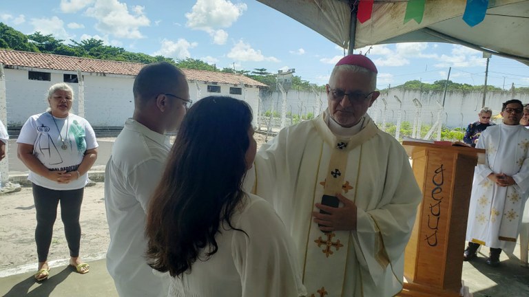 Missa realizada no Presídio Sílvio Porto celebra os 10 anos de atuação da juíza Andréa Arcoverde e prepara reeducandos para casamento católico_22