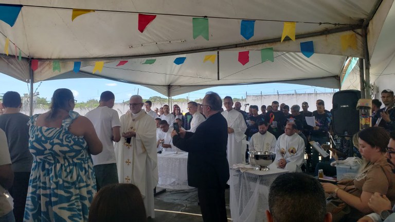 Missa realizada no Presídio Sílvio Porto celebra os 10 anos de atuação da juíza Andréa Arcoverde e prepara reeducandos para casamento católico_25
