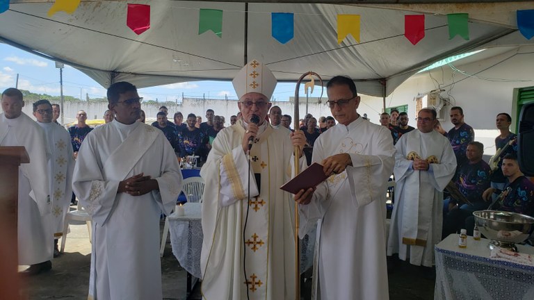 Missa realizada no Presídio Sílvio Porto celebra os 10 anos de atuação da juíza Andréa Arcoverde e prepara reeducandos para casamento católico_9