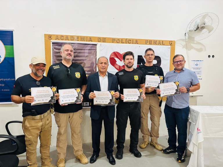 Policiais Penais são homenageados em alusão ao Dia do Trabalhador_10.jpg