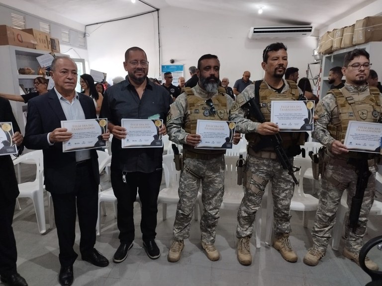Policiais Penais são homenageados em alusão ao Dia do Trabalhador_11.jpg