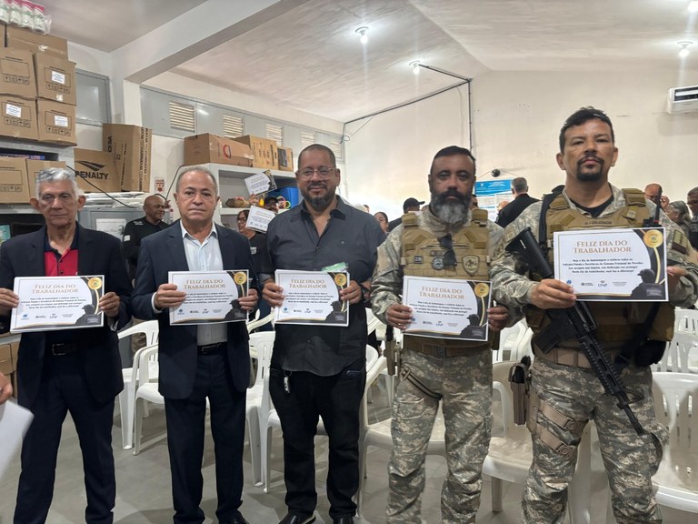 Policiais Penais são homenageados em alusão ao Dia do Trabalhador_12.jpg