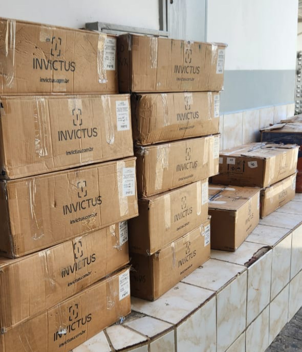 Projeto Castelo de Bonecas recebe doação de fardamentos da Polícia Militar_6.jpg