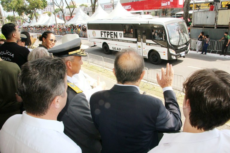 Seap marca presença no desfile cívico-militar_14.jpg