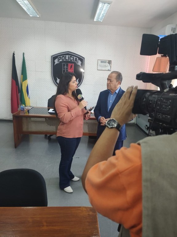 João Alves_entrevista TV Tambaú1.jpg