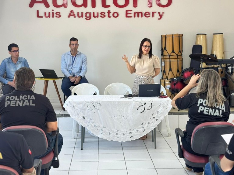 TJPB realiza treinamento sobre o sistema SAREF na Penitenciária Feminina Júlia Maranhão_1.jpg TJPB realiza treinamento sobre o sistema SAREF na Penitenciária Feminina Júlia Maranhão_1.jpg
