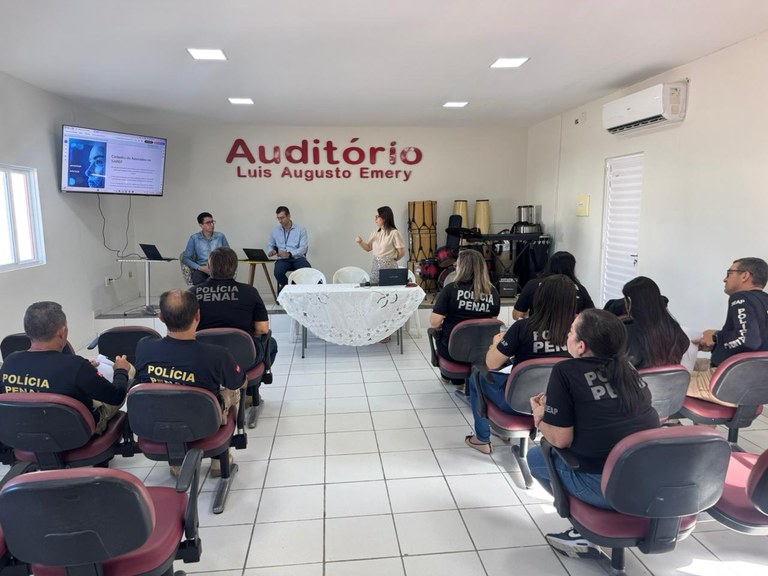TJPB realiza treinamento sobre o sistema SAREF na Penitenciária Feminina Júlia Maranhão_5.jpg
