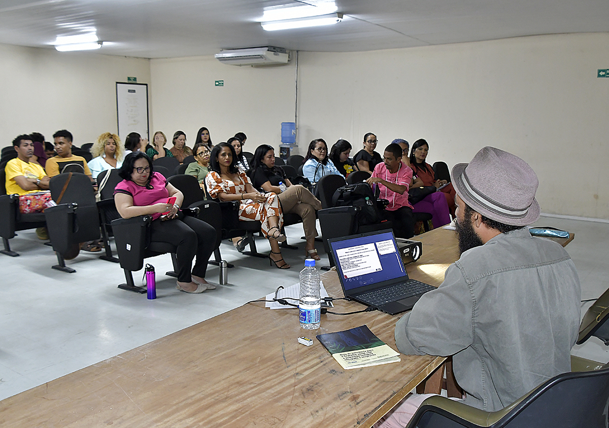 09-11-23 Formação de Profissionais que Trabalham com Migrantes e Refugiados foto-Alberto Machado  (8).JPG