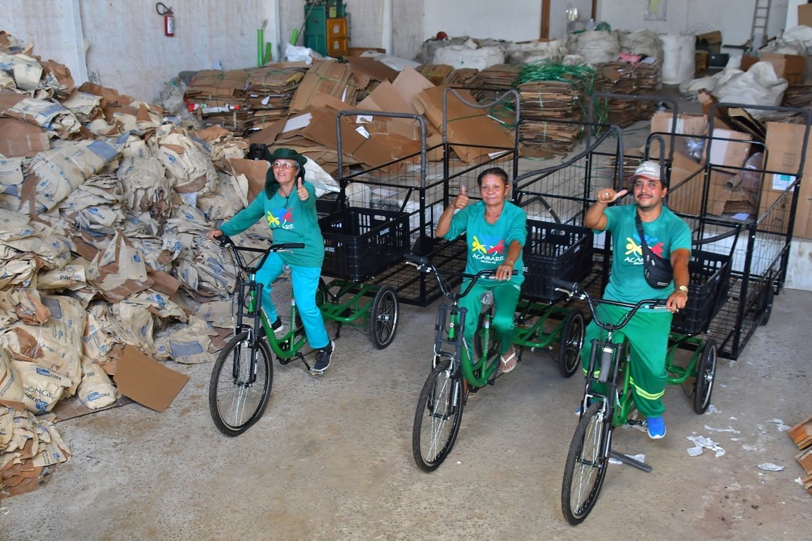 Governo entrega triciclos a catadores de materiais recicláveis de mais seis municípios paraibanos